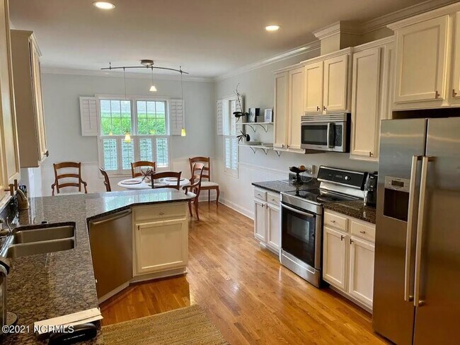 Building Photo - 3905 Verdura Dr