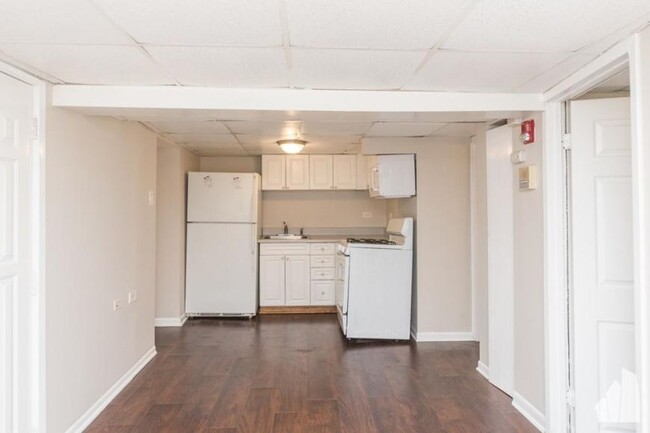 Building Photo - 1 bedroom in Chicago IL 60618