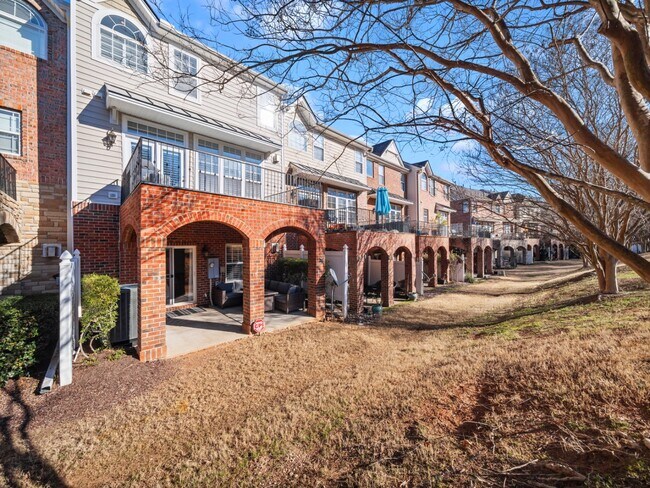 Building Photo - 2947 Imperial Oaks Dr