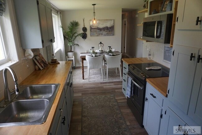 Building Photo - 613 Sykes Dr