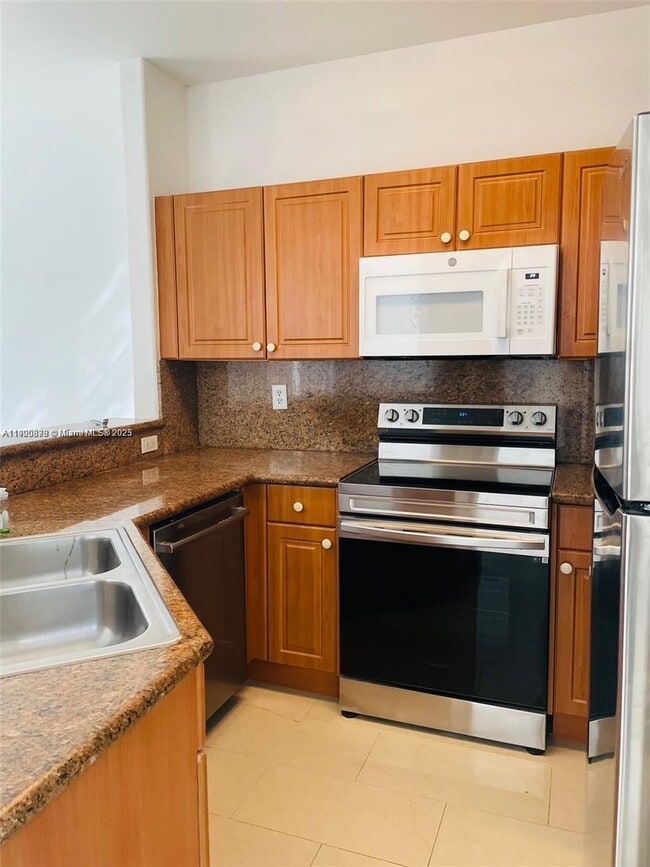 Building Photo - 8048 NW 108th Ct