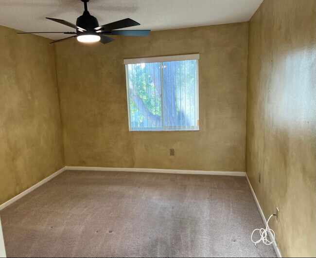 Building Photo - 630 Pavare Ct
