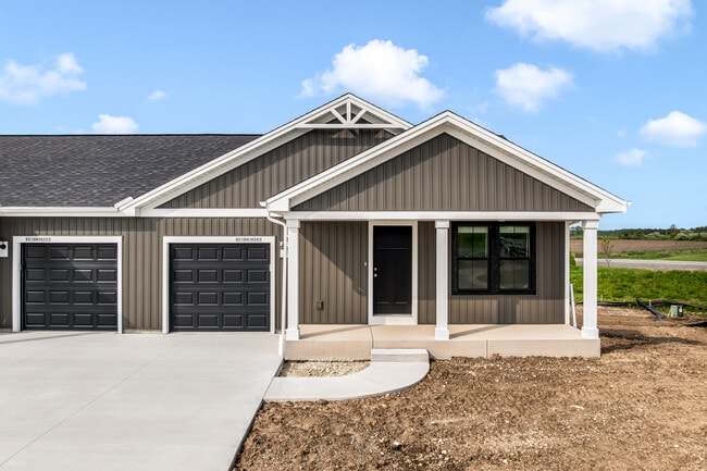 Building Photo - W219N16241 Primrose CtUnit 1