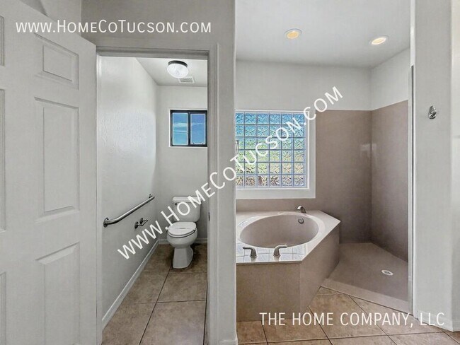 Building Photo - 5544 N Palo Verde Vista Pl
