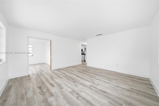 Building Photo - 1781 SW 13th St