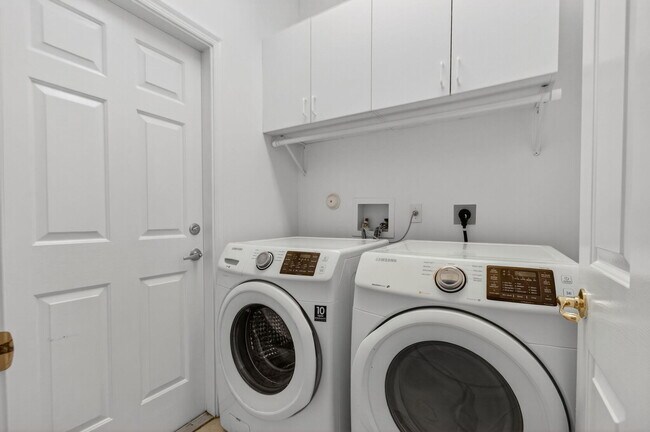 Building Photo - 7976 Monarch Ct