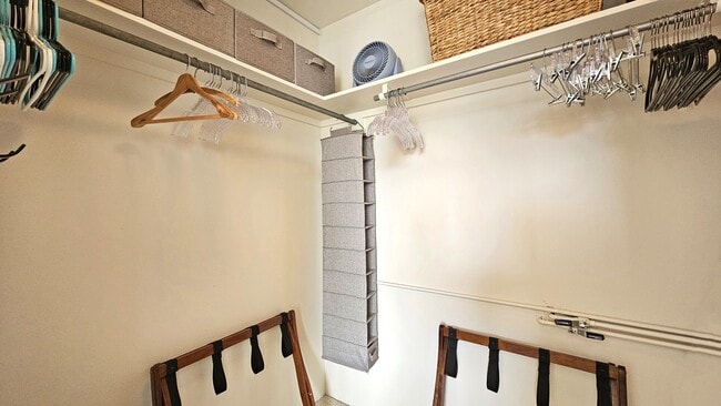 Building Photo - 2575 Khi Ave