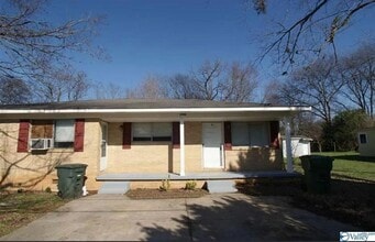 Building Photo - 2908 Hart Dr NW