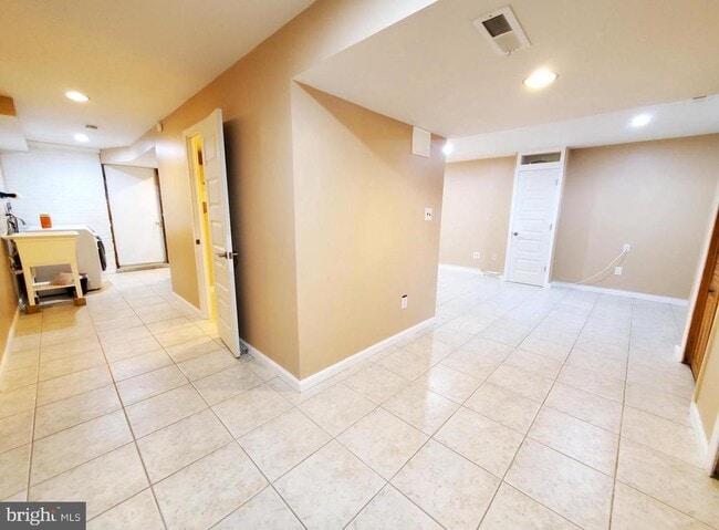 Building Photo - 15840 Buena Vista Dr