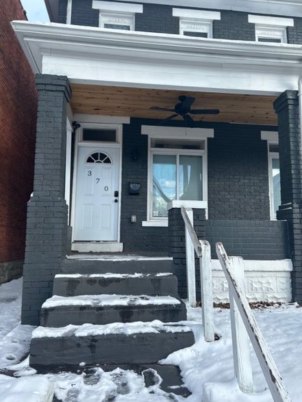 Primary Photo - 368-370 St Clair Ave