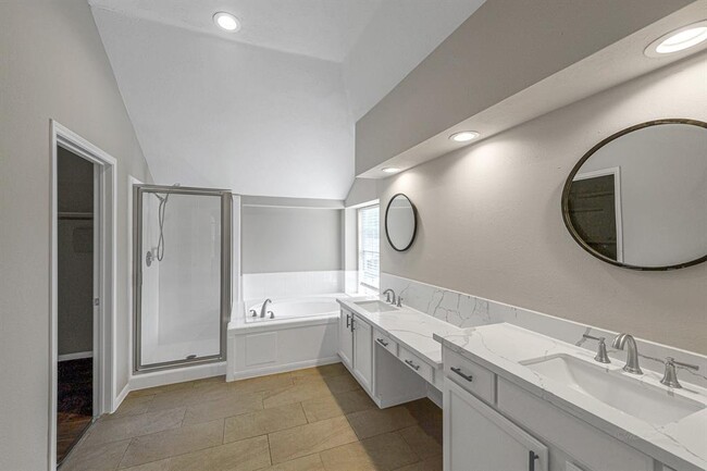 Building Photo - 8827 Lawncliff Ln