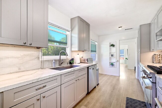 Building Photo - Beautifully Renovated La Mesa Home with 2-Car Detached Garage!