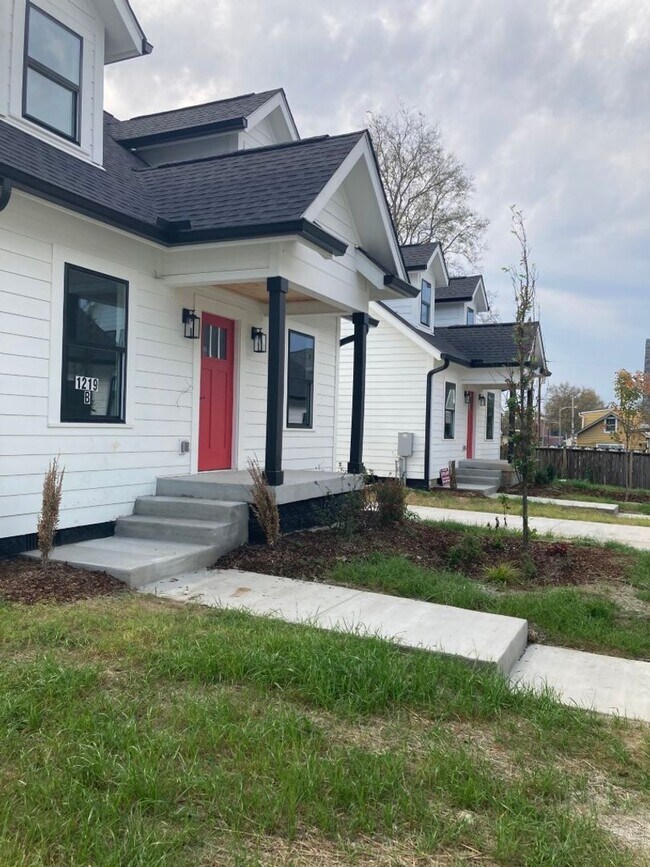 Building Photo - 1217 Phillips St