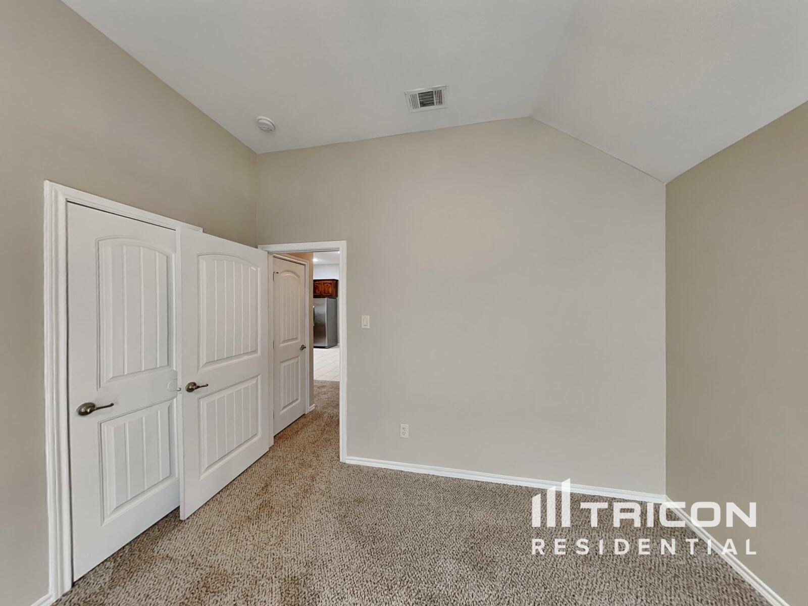 Building Photo - 718 River Run Dr