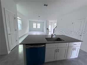 Building Photo - 4158 Jespersen St