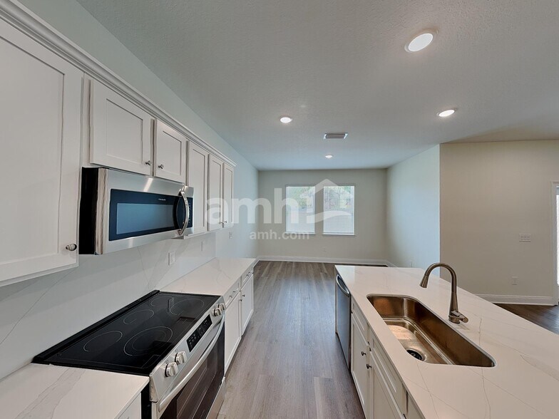 Building Photo - 2526 Feather Crst Dr