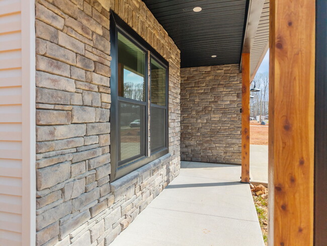 Building Photo - 1050 Gibson Rd