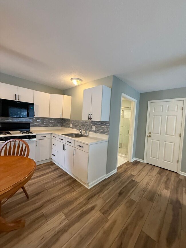 Building Photo - 5093 M-37