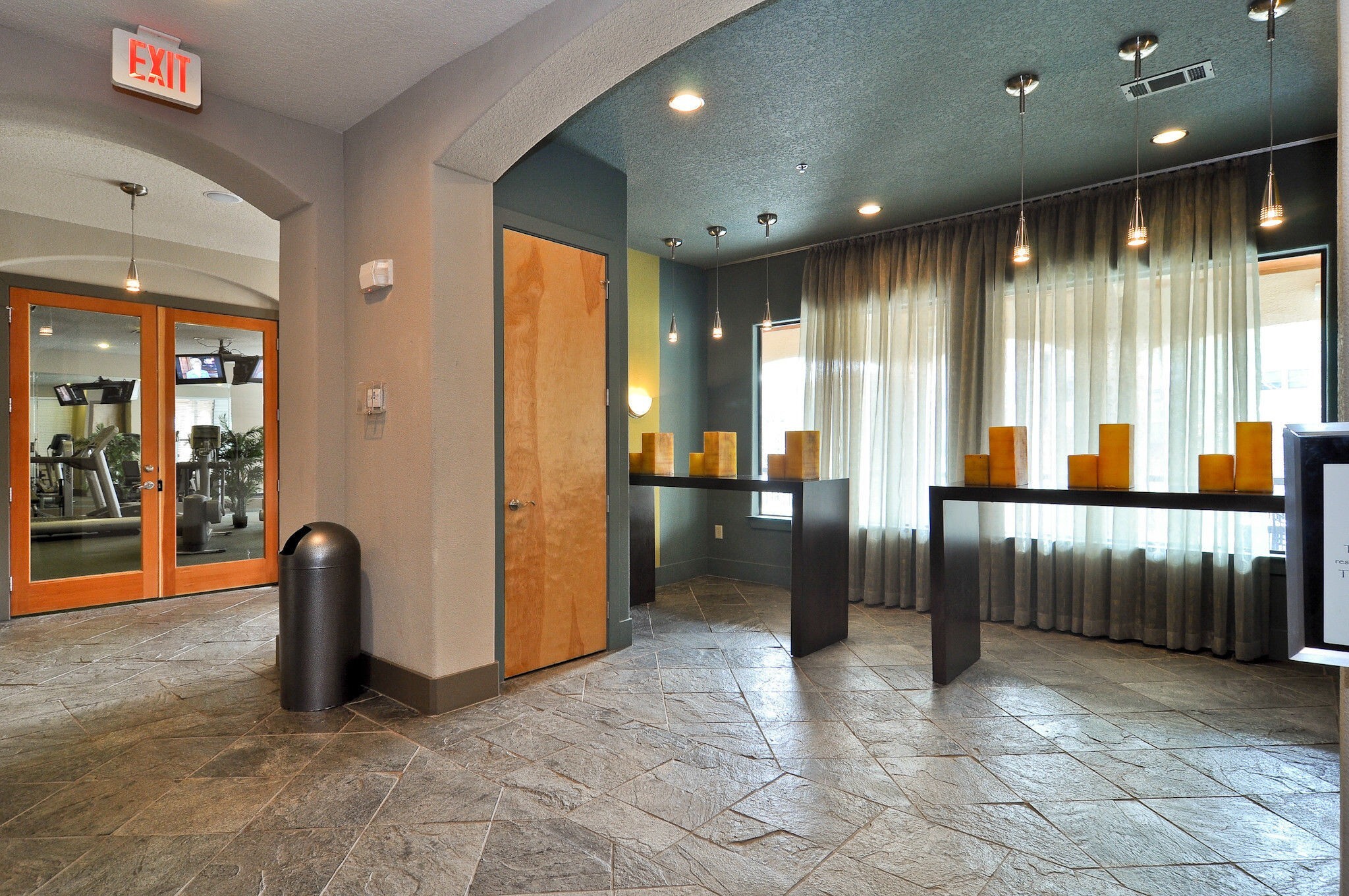 Building Photo - 2600 Hillsboro Pike