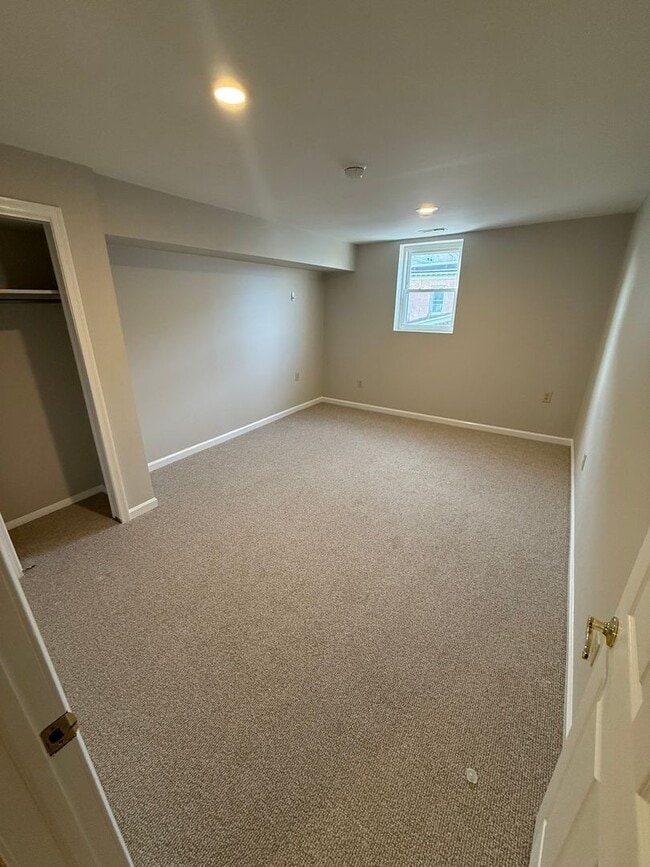 Building Photo - 2/3 Bedroom, 1 Bath Two Story Mill Street Apartment