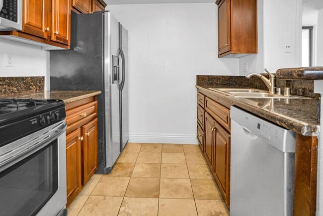 Building Photo - Great one bedroom in UTC!