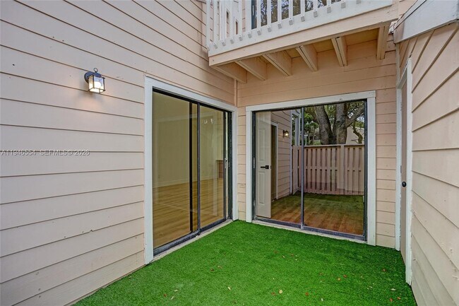 Building Photo - 1846 Racquet Ct