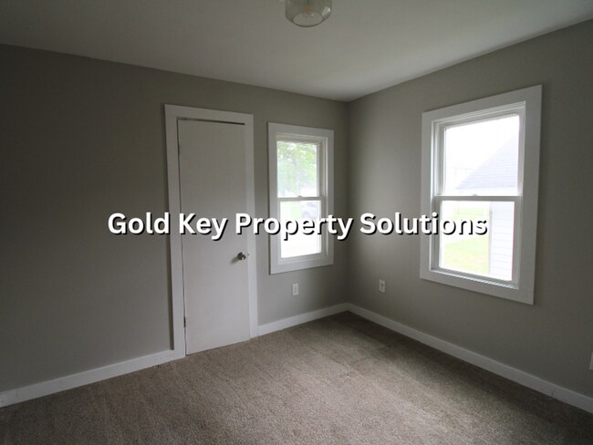 Building Photo - Attractive 2 BR 1 BA House with 2-Car Garage and Covered Porch (NO SECTION 8)