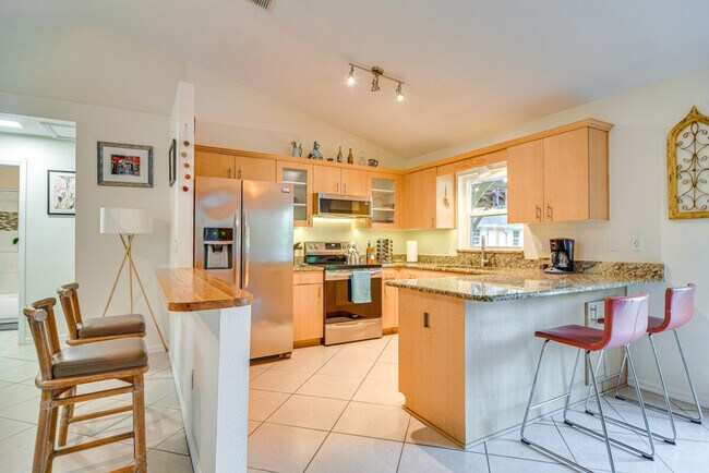 Building Photo - 7100 6th Ave N