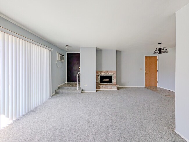 Building Photo - 801 S Dwyer Ave