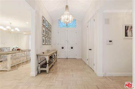 Building Photo - 936 Chantilly Rd