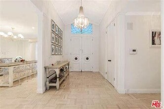 Building Photo - 936 Chantilly Rd