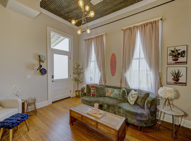 Building Photo - 806 Grove St