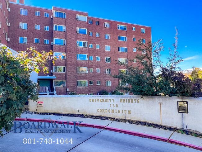 Building Photo - Beautiful Top Floor University Condo with ...