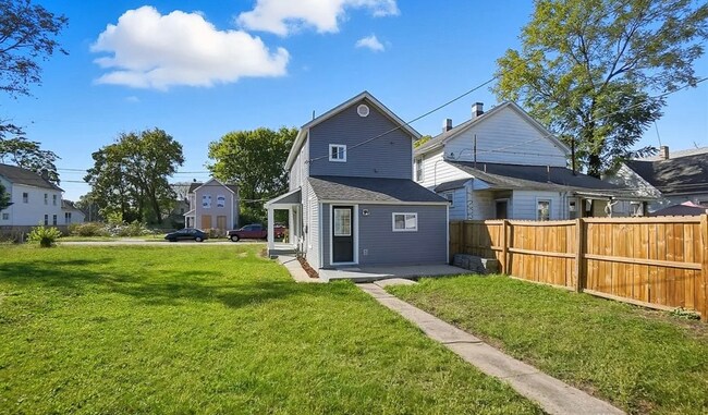 Building Photo - 1531 Chapel St