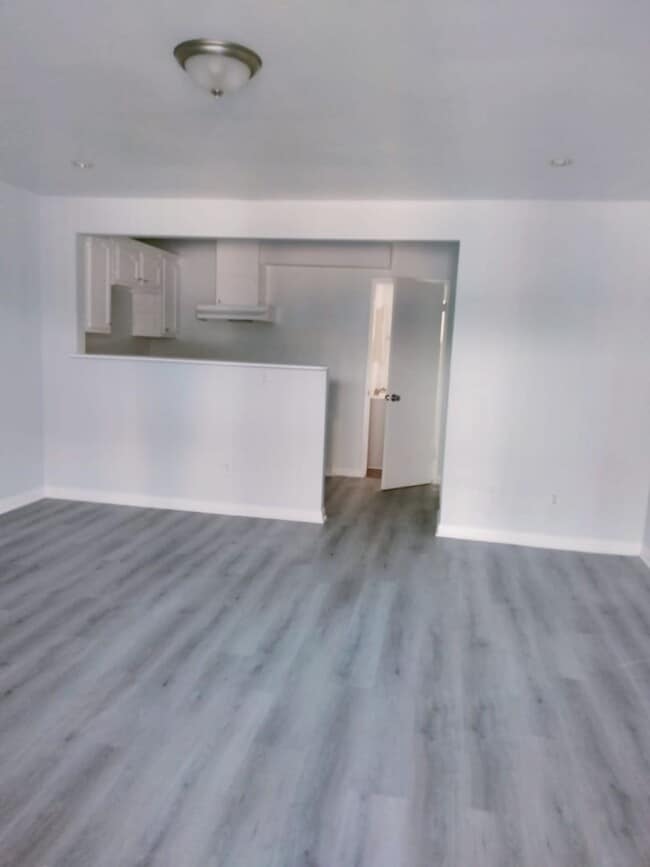 Interior Photo - Weddington