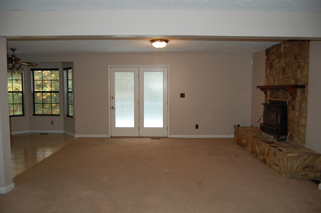 Living room - 141 Croft Mill Rd