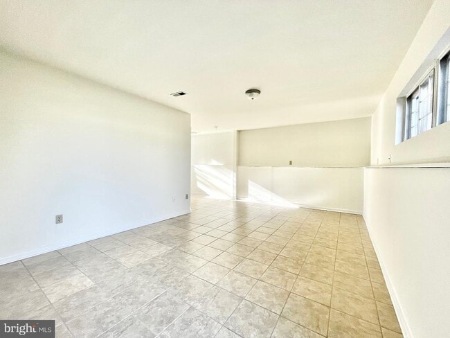 Building Photo - 245 Charring Cross Dr