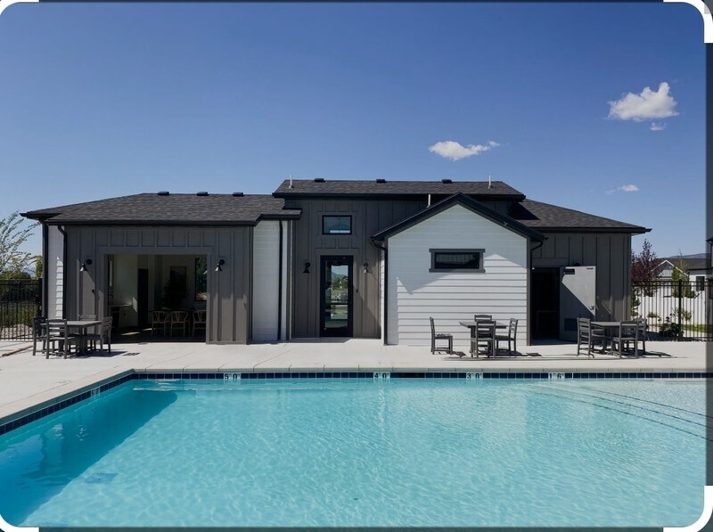 Building Photo - 895 E Antelope Dr