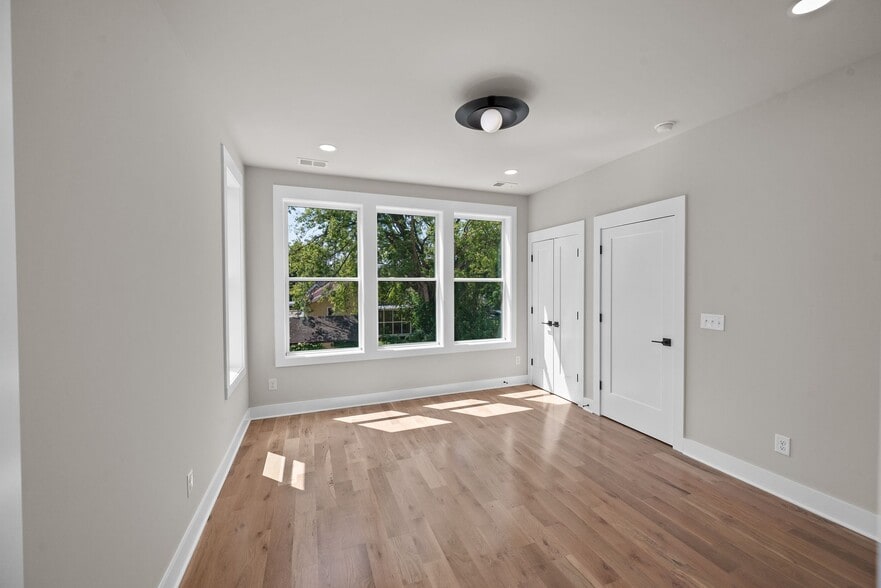 Building Photo - 2521 W Heiman St