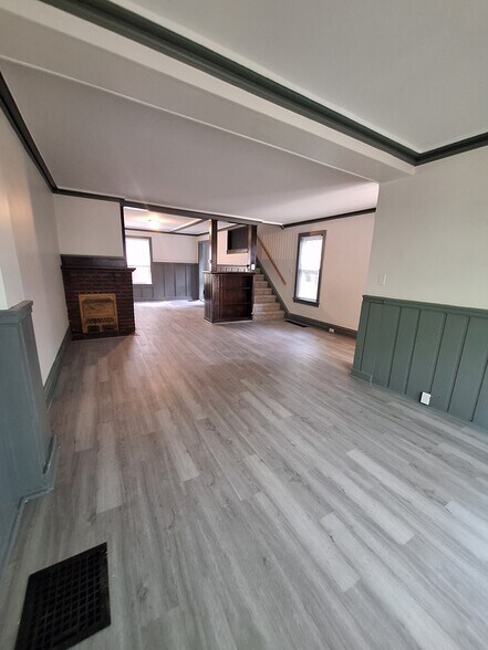 Building Photo - 824 Ramsey St
