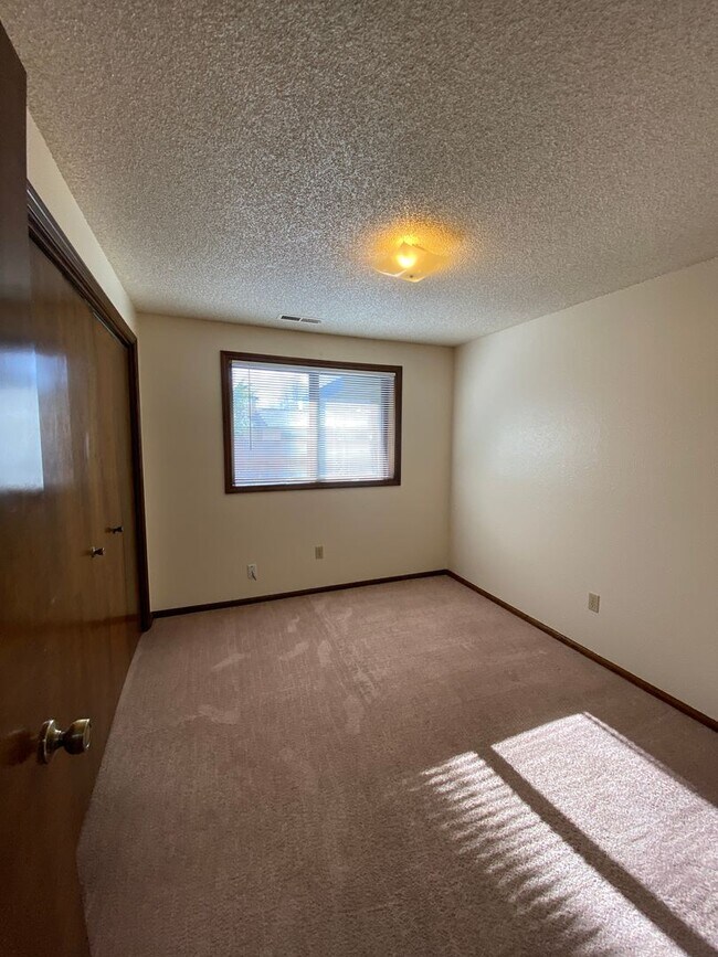 Building Photo - Spacious 3 bedroom 2 Bath Home in SE Corvallis