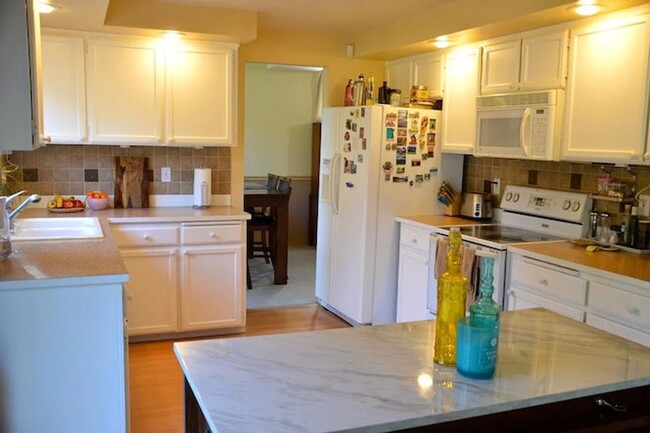 Building Photo - Beautiful 4 Bed 3 Bath Bothell Home!