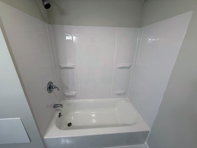 Building Photo - 3420 W 49th St