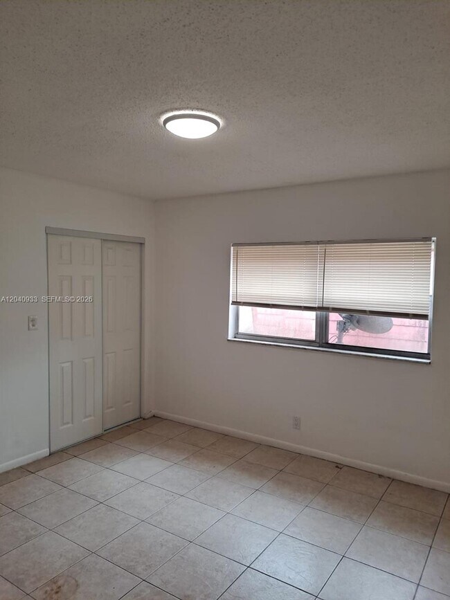 Building Photo - 2560 NW 52nd Ave