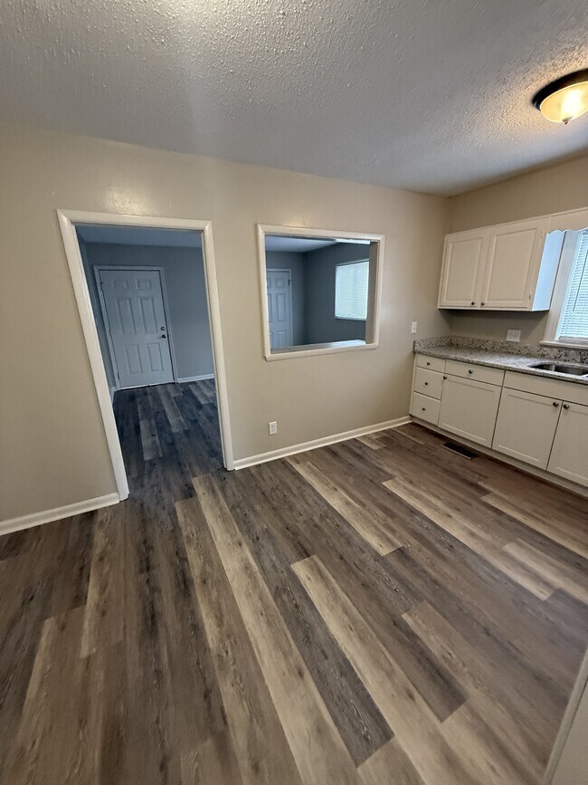 Building Photo - 505 Sunrise Blvd