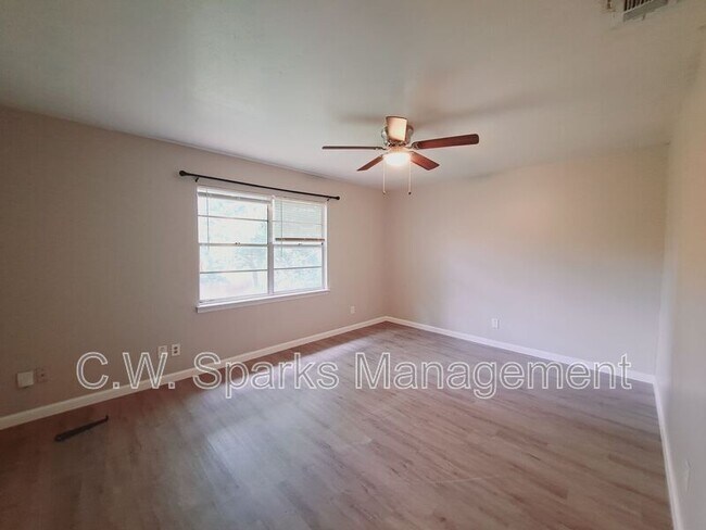 Building Photo - 633 Rutgers Dr