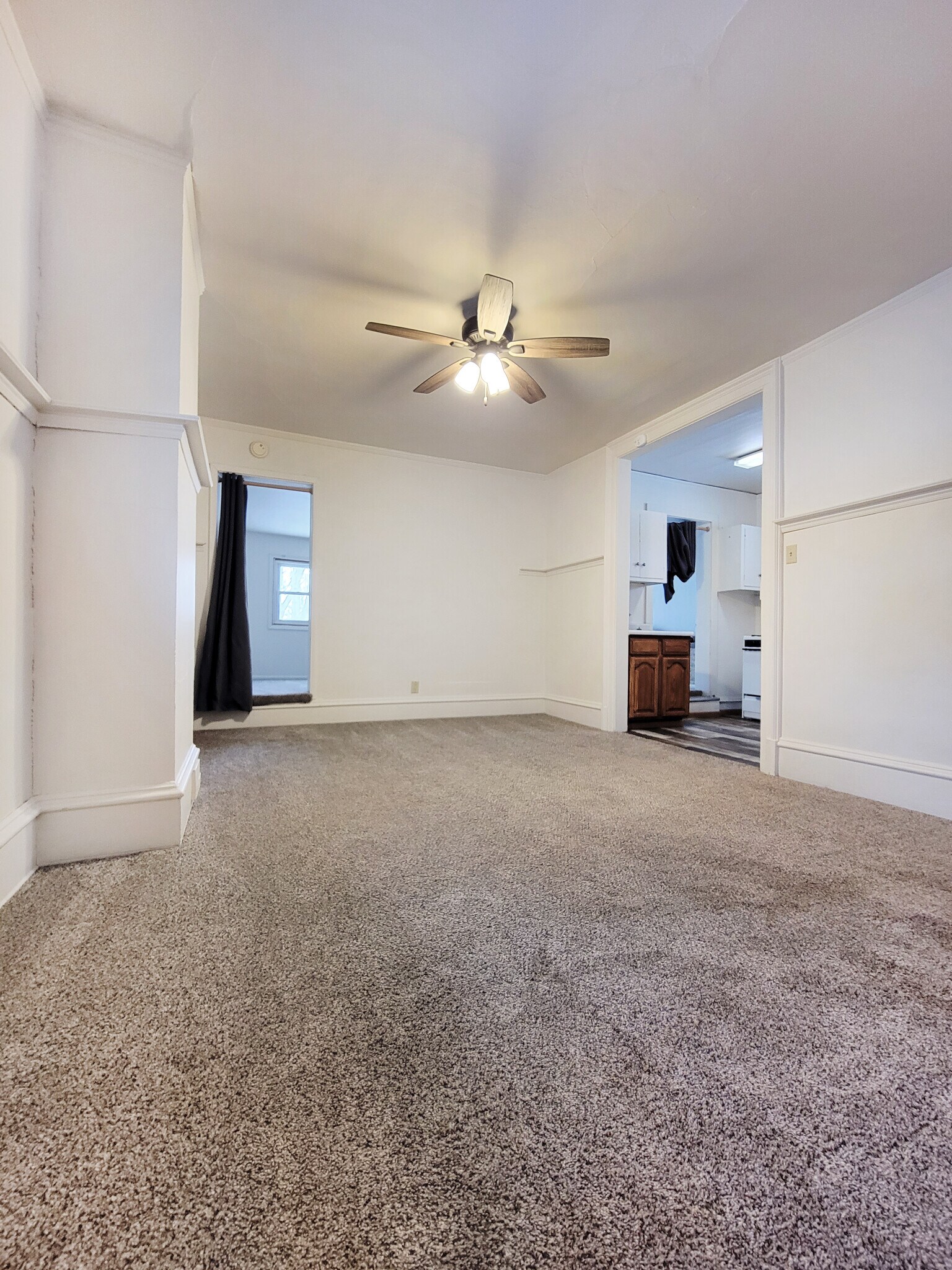 Building Photo - 503 6th St N