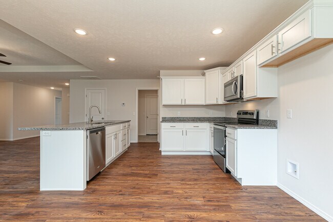 Building Photo - 376 W Granada St