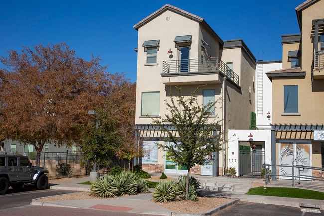 Building Photo - Welcome Home! Fully Furnished with Month to Month leasing options available. Contact us today to ...