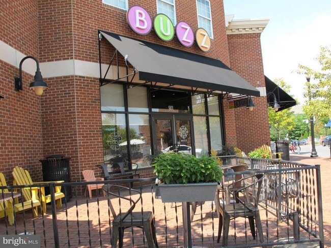 Building Photo - 708 Scarburgh Way